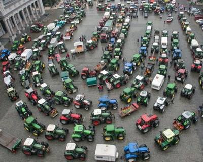 Milhares de Agricultores protestam em Bruxelas