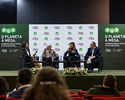 "O Planeta à Mesa: Agropecuária Ética e Sustentável" com cerca de 200 participantes