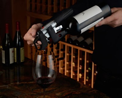 Viticultura: nova tecnologia permite servir copos de vinho… sem abrir a garrafa