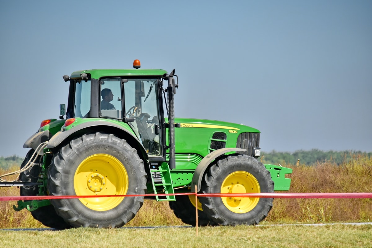 Trator agrícola