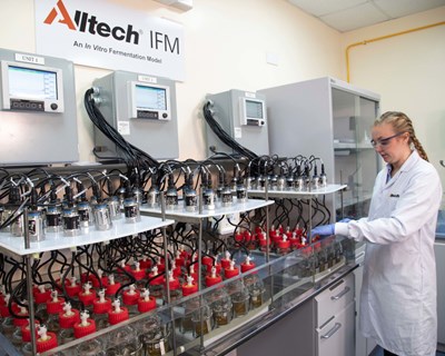 Alltech inaugura laboratório que analisa digestibilidade das rações dos bovinos
