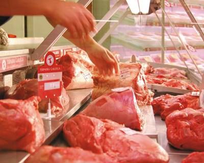 China quer cortar no consumo de carne para poluir menos