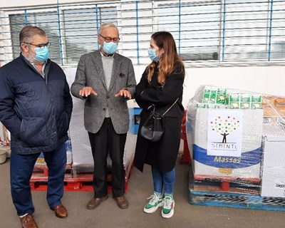 LIPOR e SEMENTE doam cerca de 4 toneladas de alimentos ao Banco Alimentar do Porto
