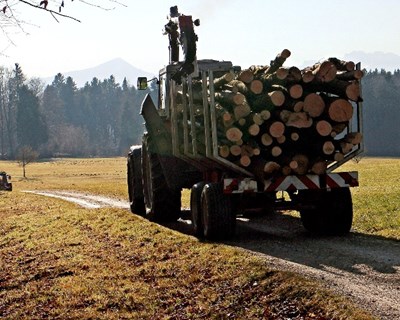 Sinistralidade em veículos agrícolas: Alteração ao Código da Estrada e Regulamento da Habilitação Legal para Conduzir