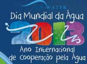 água